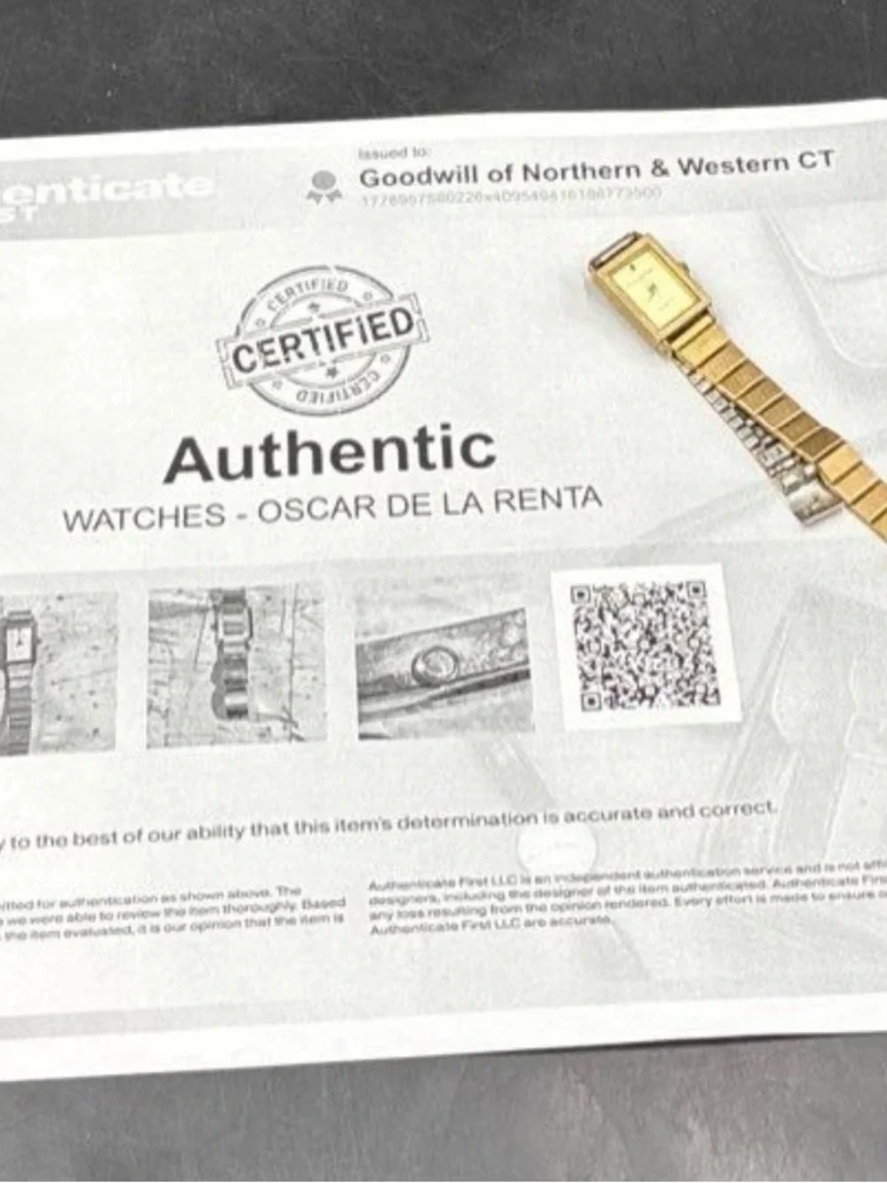 Oscar de la Renta Authenticated Vintage Gold Tone Rectangular Bracelet Watch